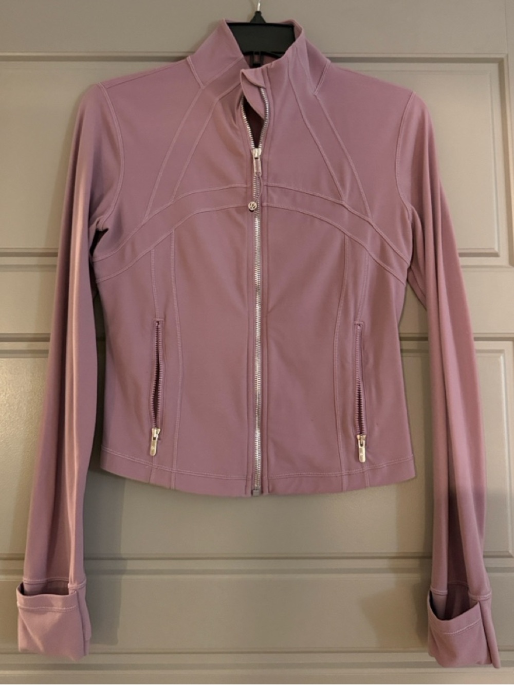 Lululemon Define cropped zip jacket size 8 in Lavender Lux